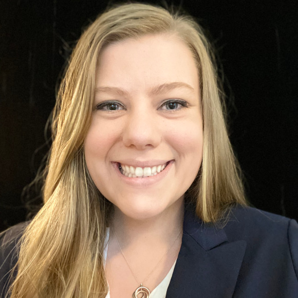 Kasey's Closet (@kchelemedos99) | Poshmark